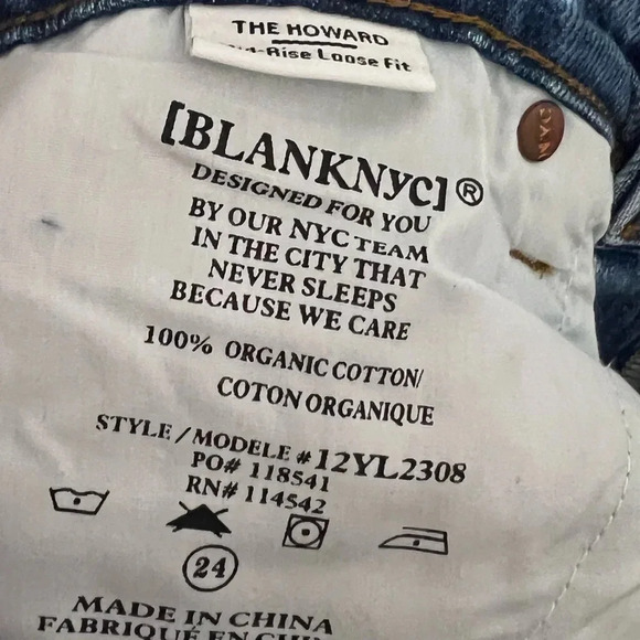 Blank NYC the Howard Mid Rise Loose Fit Denim Straight Leg Destroyed Knees NWT - Picture 4 of 4